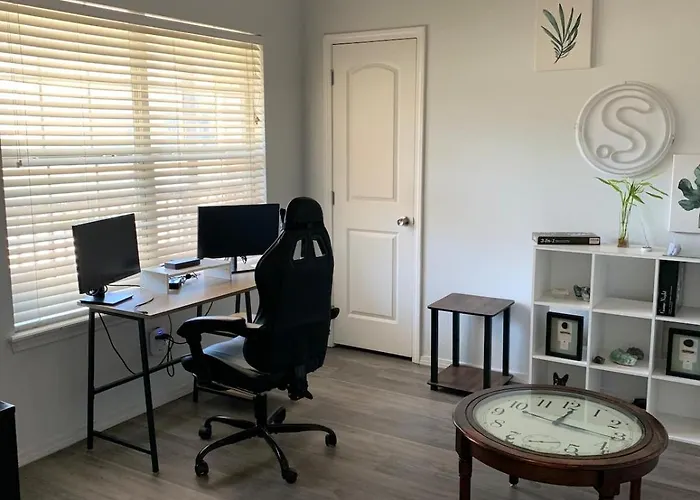 Spacious 3br Fast Wifi 7 Min From Downtown