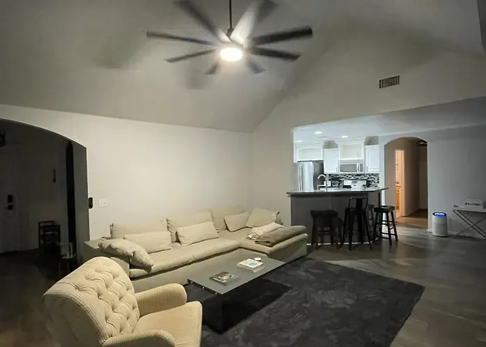 Holiday home Spacious 3br Fast Wifi 7 Min From Downtown *